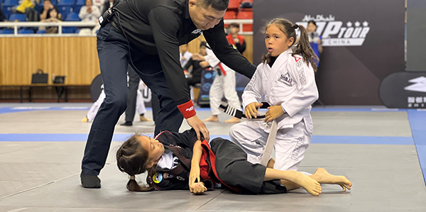 國際頂級賽事落地花都   0余國柔術戰隊齊“過招”