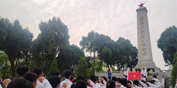花都各界群眾祭拜革命英烈達(dá)4萬多人次  傳承紅色精神 凝聚愛國力量
