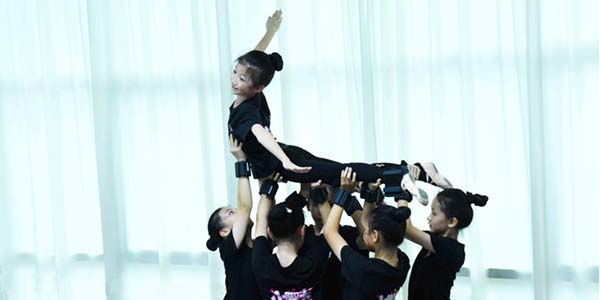 花都少兒舞蹈《劃破長(zhǎng)空》   入圍全國(guó)少兒舞蹈展演